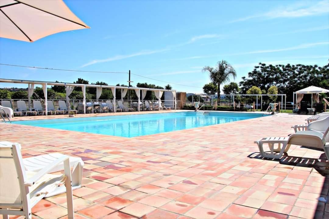 Barbera Con Piscina Apartamento